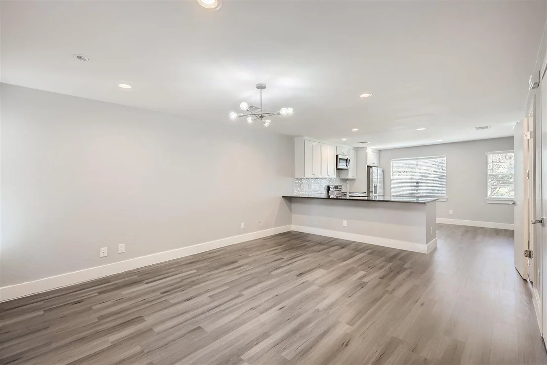 Photo of Unit D at 1830 River Crossing CIR