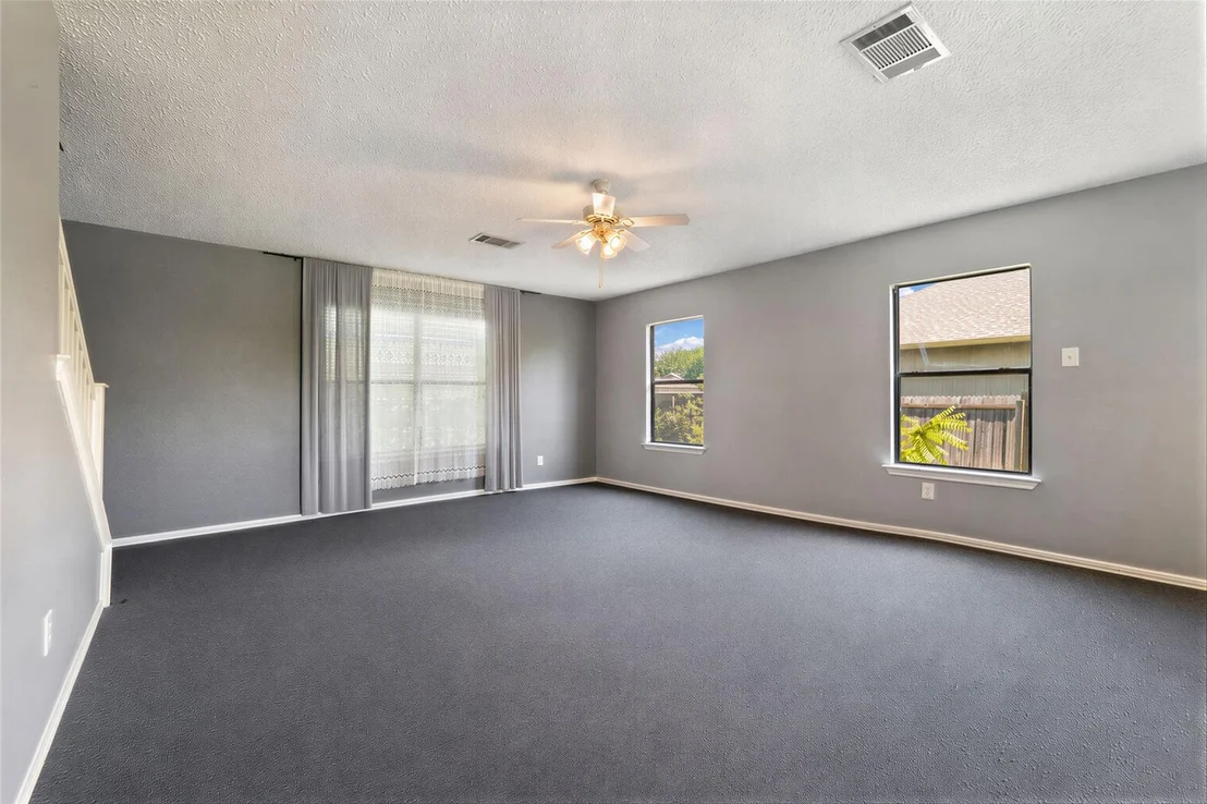 Photo of 1347 Lakeside LOOP