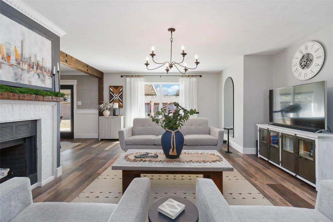 Photo of 411 Oak ST