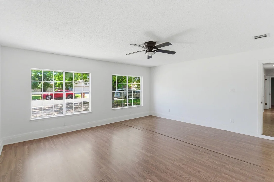 Photo of 11008 Jordan LN