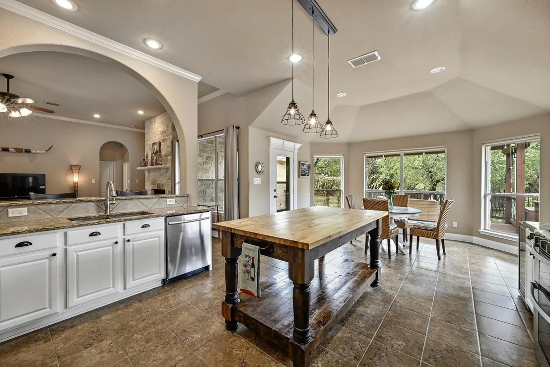 Photo of 615 Mountain Crest DR