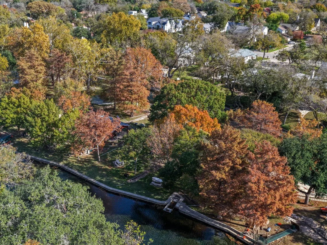 Photo of 476 Lakeview BLVD