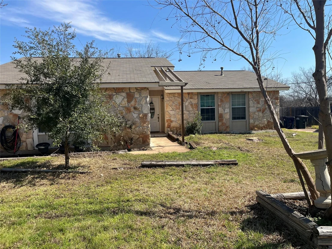 Photo of 1802 S West DR