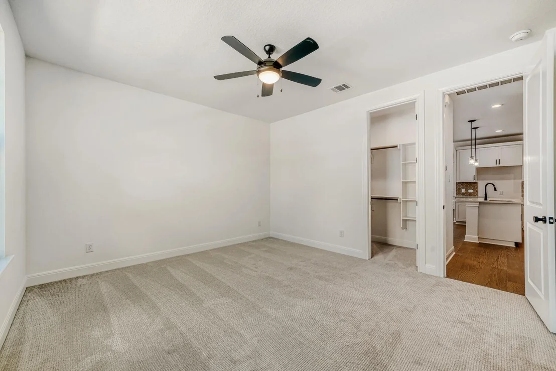 Photo of 448 Burlington DR