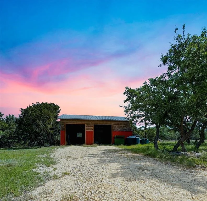 Photo of 560 Longview RD
