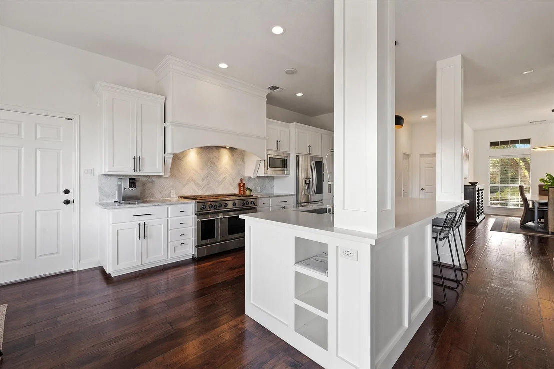 Photo of 3833 River Place BLVD
