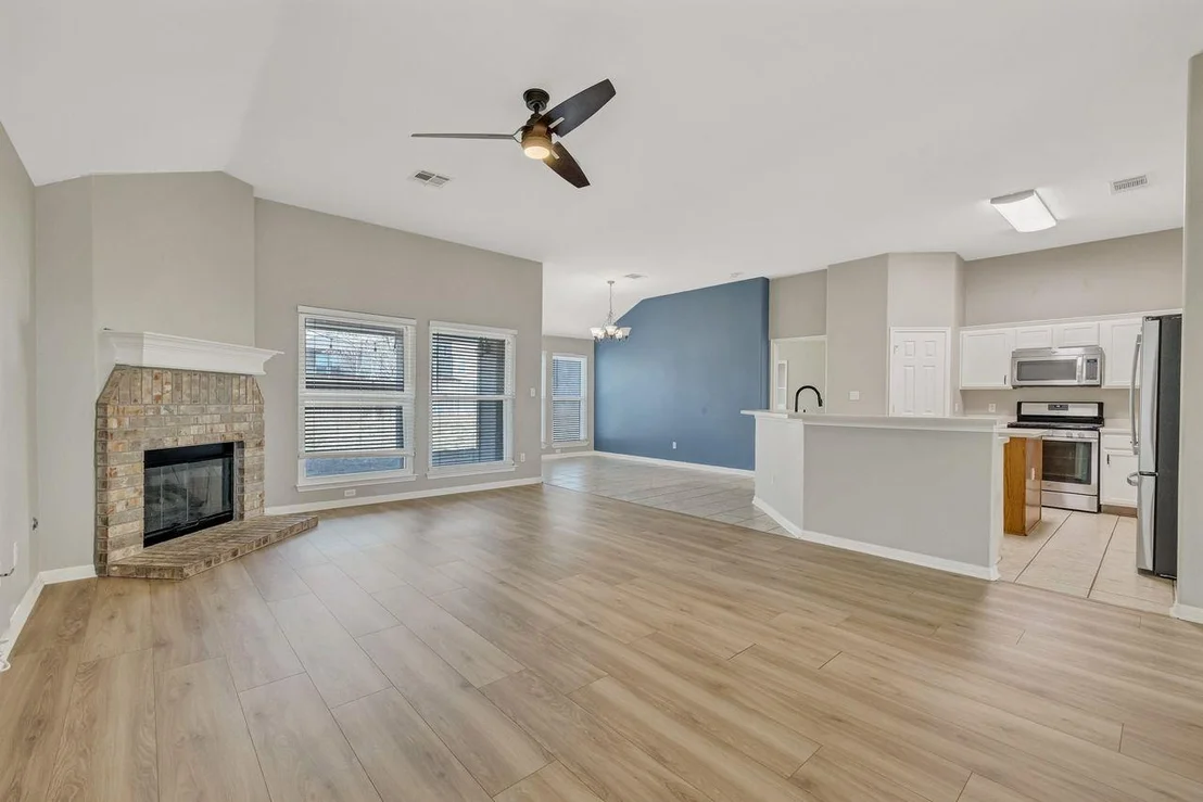 Photo of 214 River Park LN