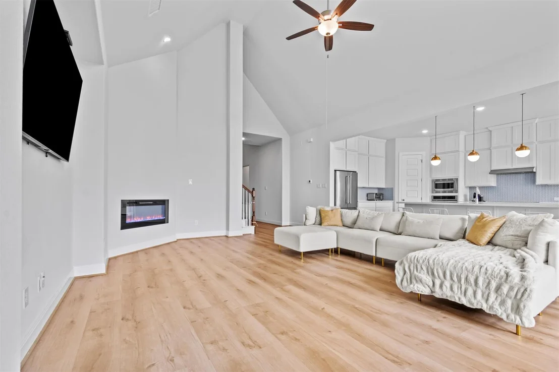 Photo of 1412 Scenic Oaks DR