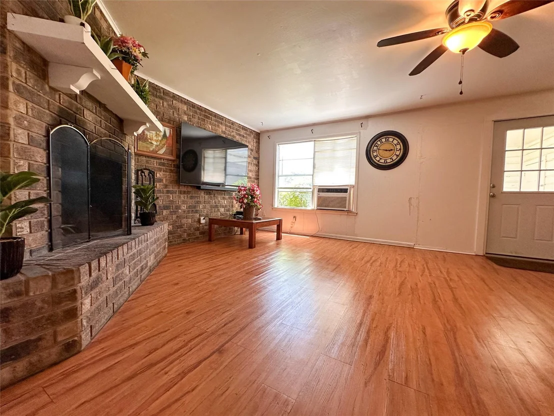 Photo of 407 4th Ave