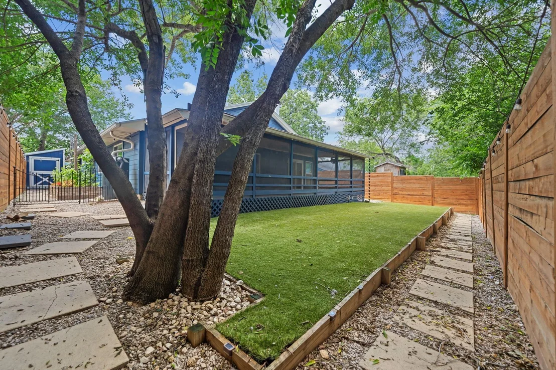 Photo of 8519 Palace PKWY