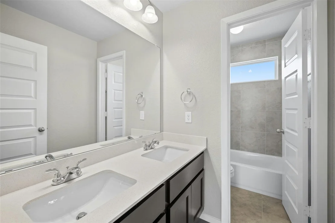 Photo of 5000 Black Onyx DR