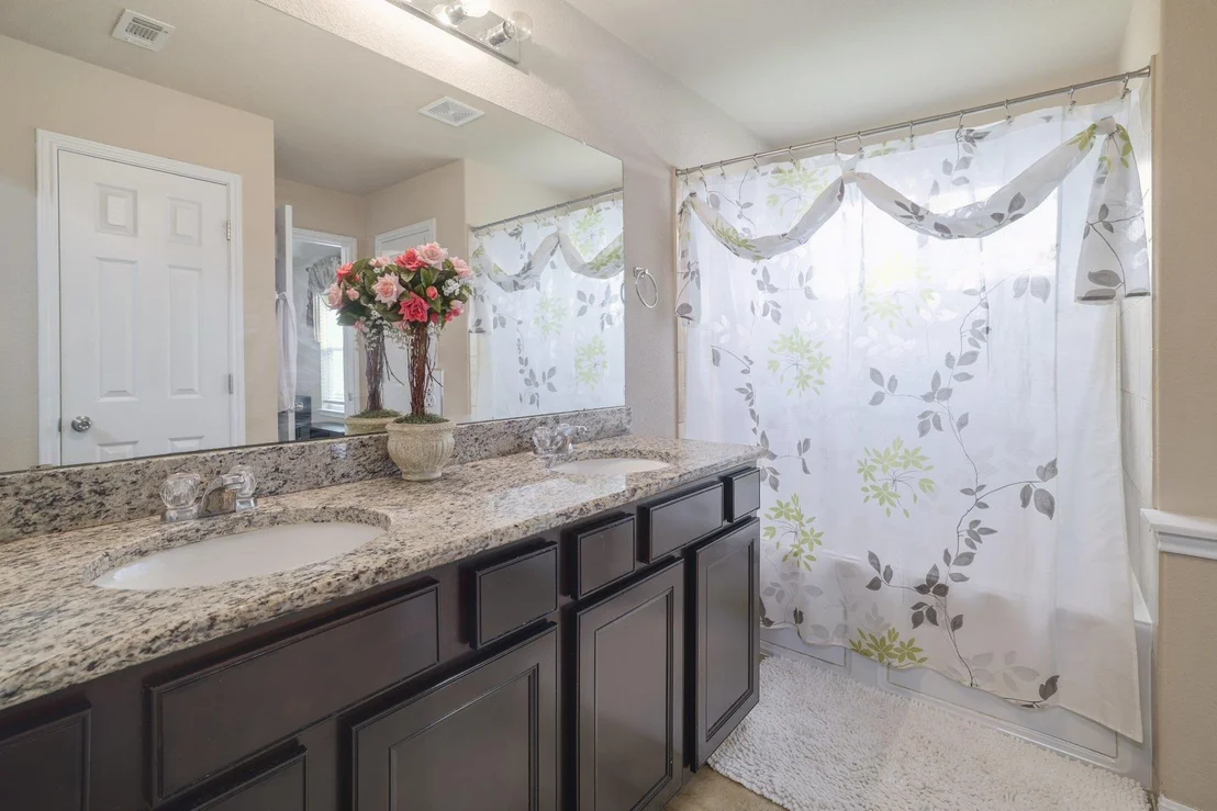Photo of 588 Bottle Brush DR