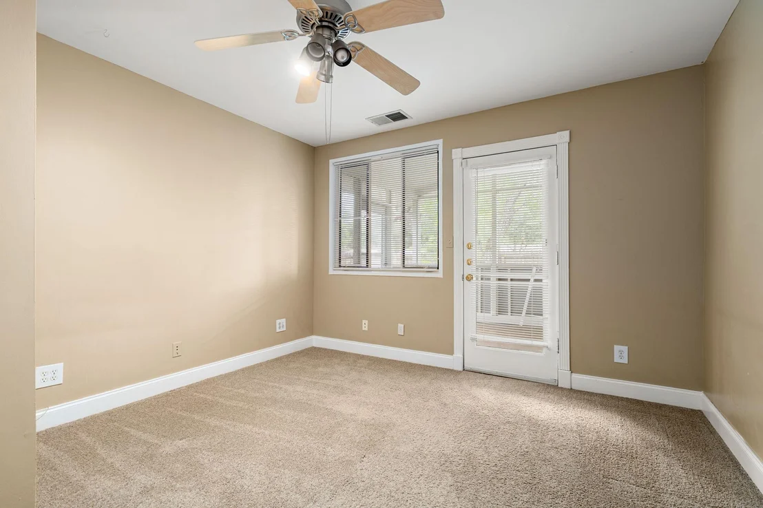 Photo of 2802 Perry LN