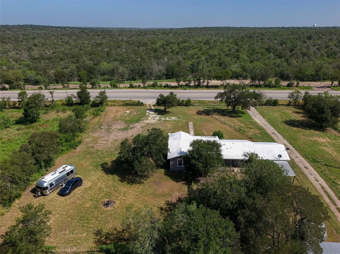 Photo of 2813 Highway 21 W