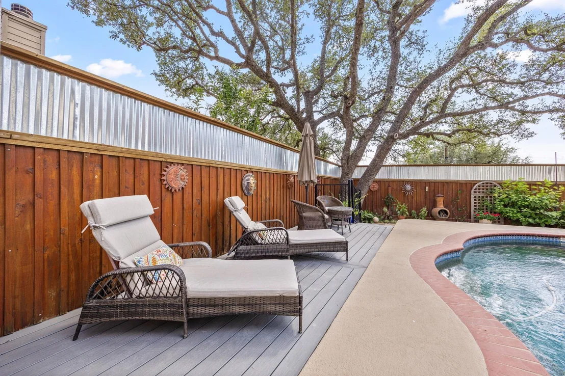 Photo of 301 Riverview DR