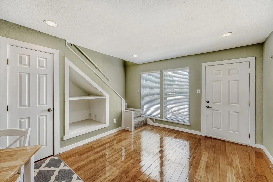 Photo of Unit 3 at 2000 Lightsey RD