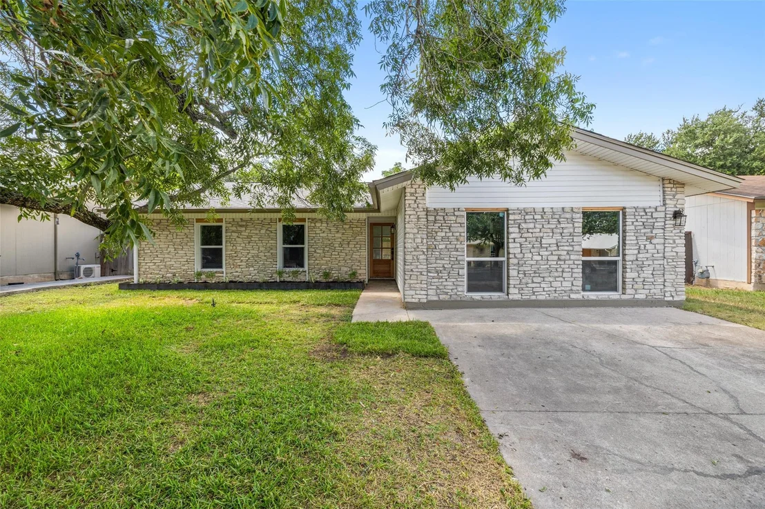 Photo of 1111 Spearson LN