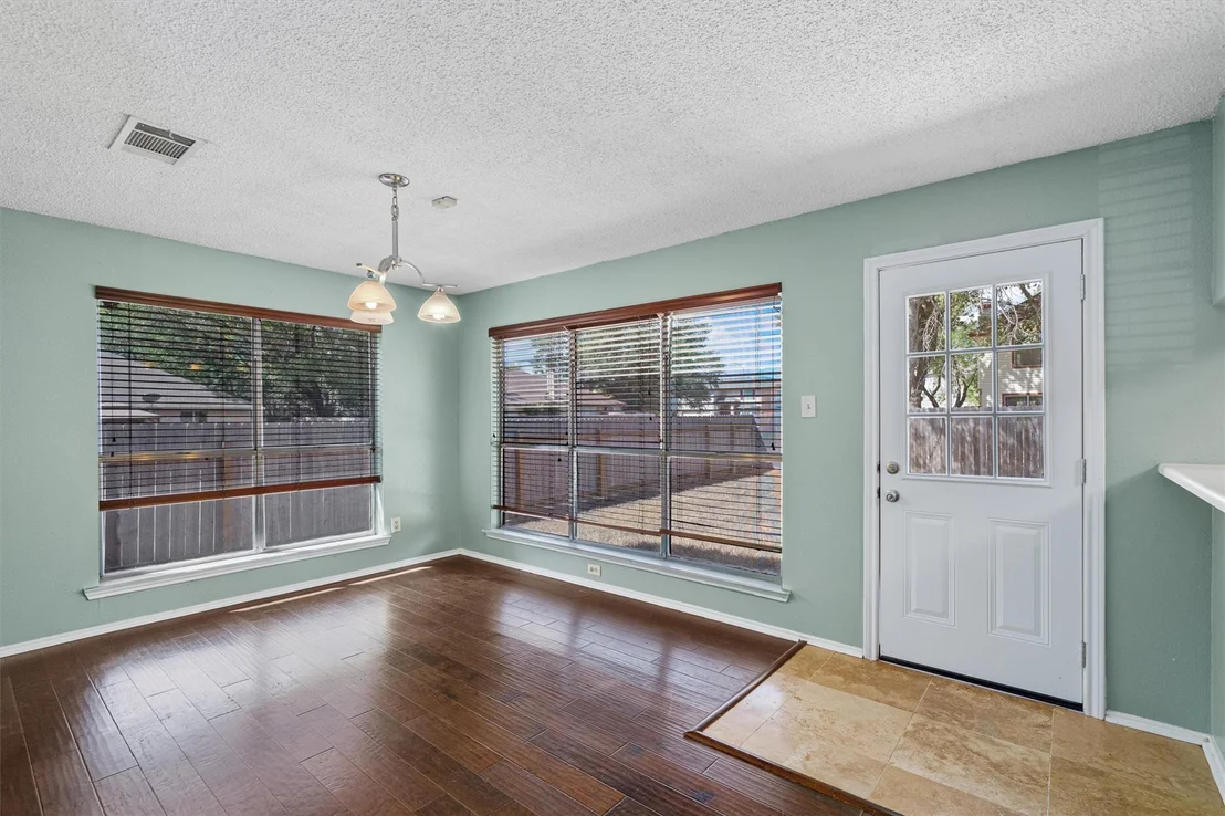 Photo of 4700 Fallenash DR