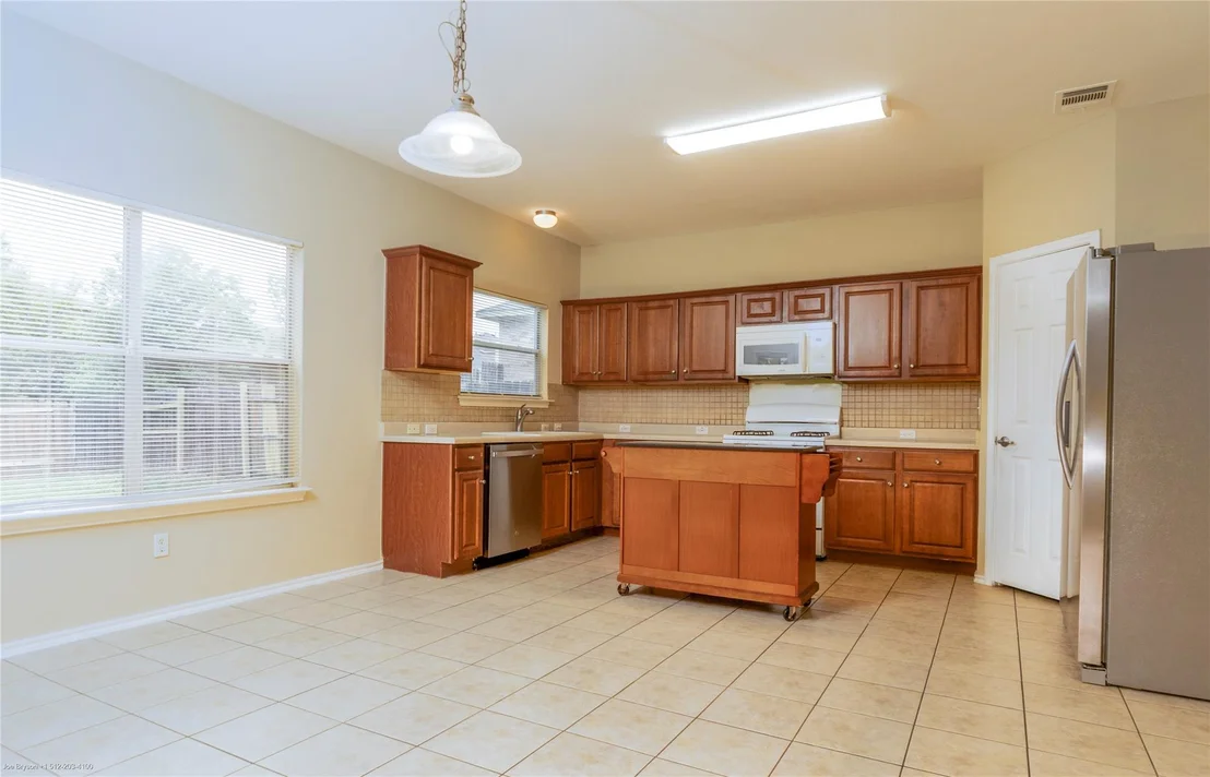 Photo of 103 Ashwood N