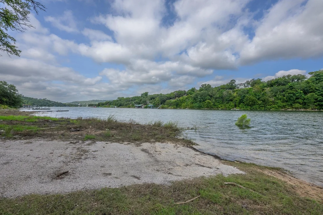 Photo of 11205 Beach RD
