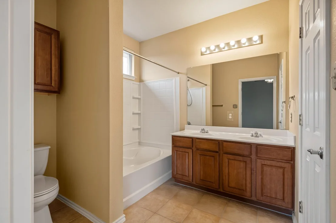 Photo of 248 Amber Oak DR