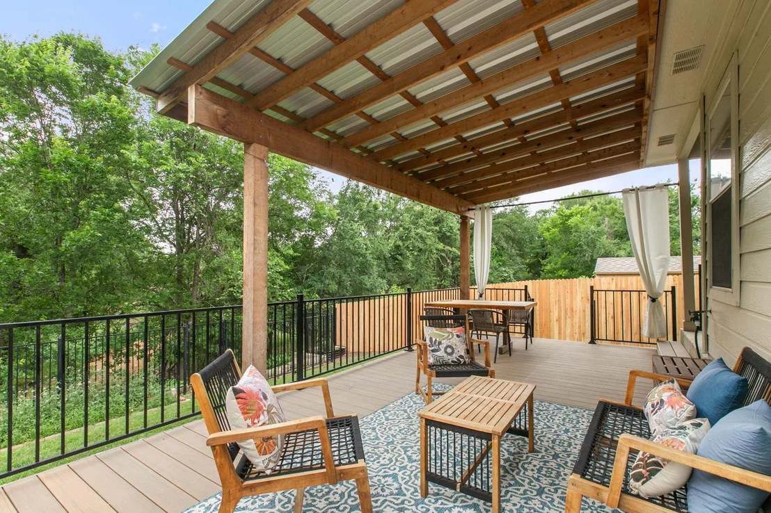 Photo of 659 Cullen BLVD
