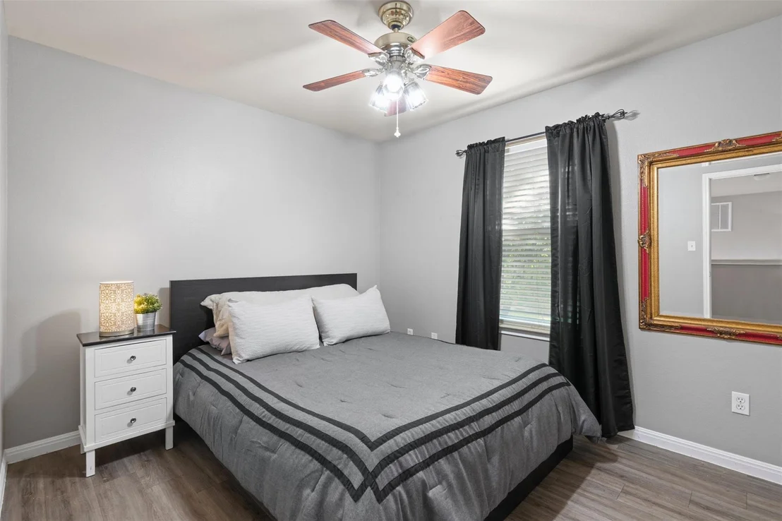 Photo of 1009 Linden LOOP