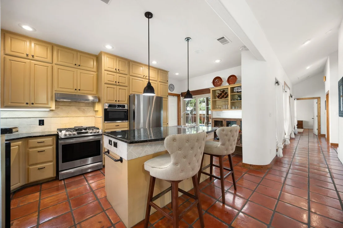 Photo of 301 Riverview DR
