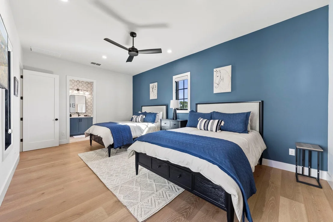 Photo of 100 Encantada