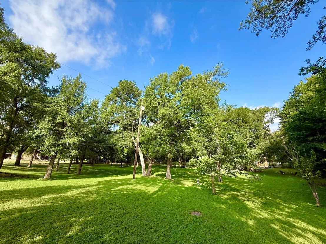 Photo of 909 Center CIR