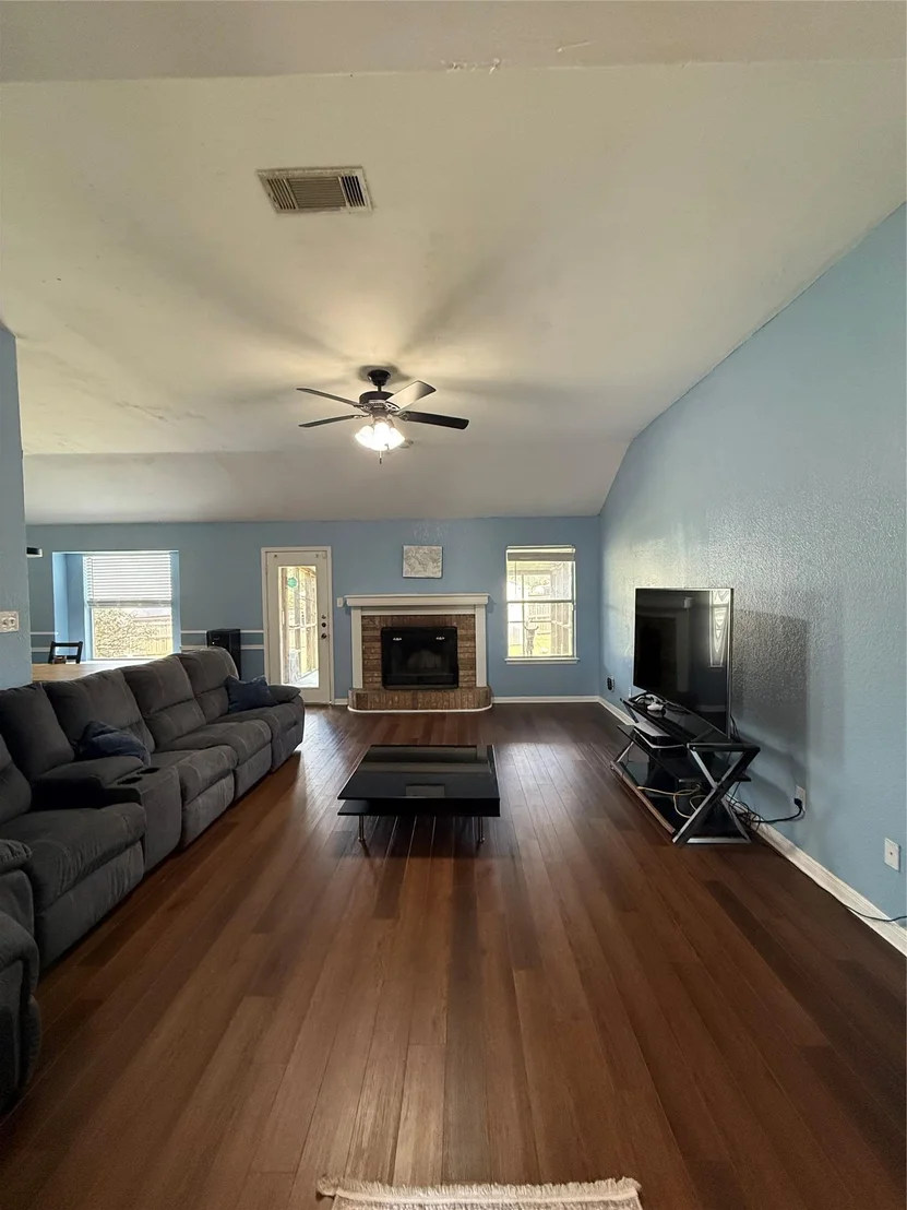 Photo of 907 Vernon DR
