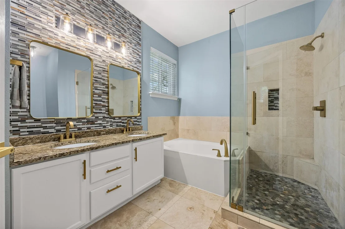 Photo of 8610 Axis DR