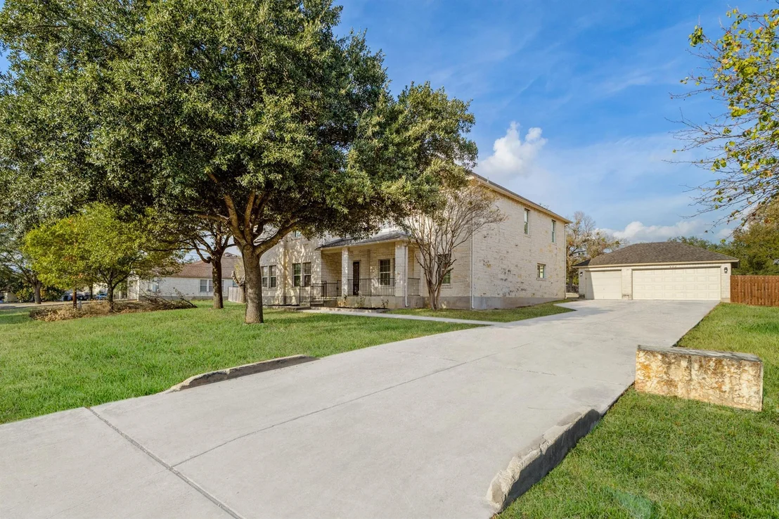 Photo of 600 Bella Vista Circle CIR