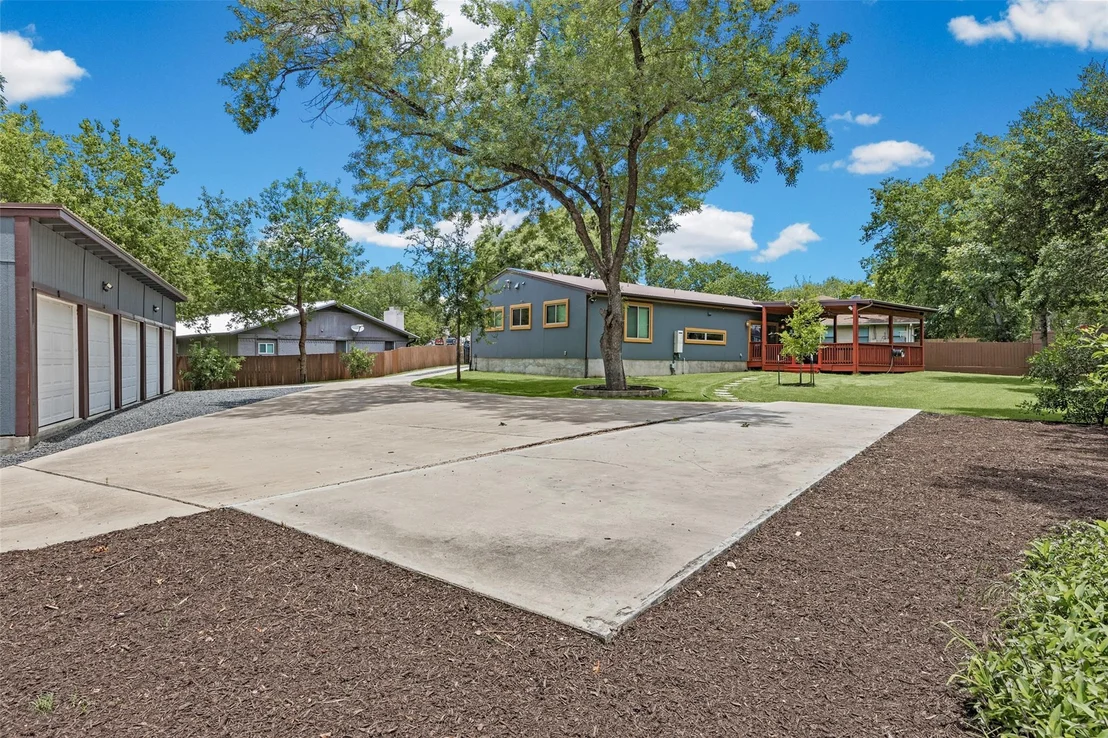 Photo of 5106 Spruce CV