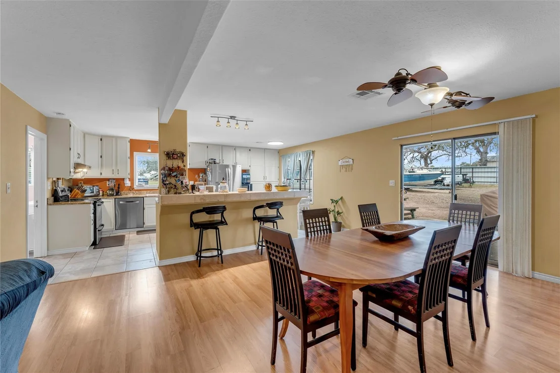 Photo of 312 Apache DR