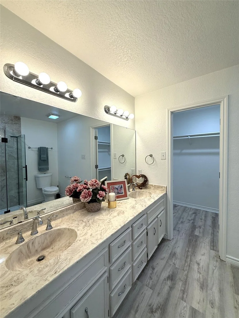 Photo of 2111 Chinaberry CIR