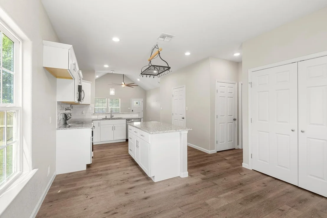 Photo of 220 Spruce Ave