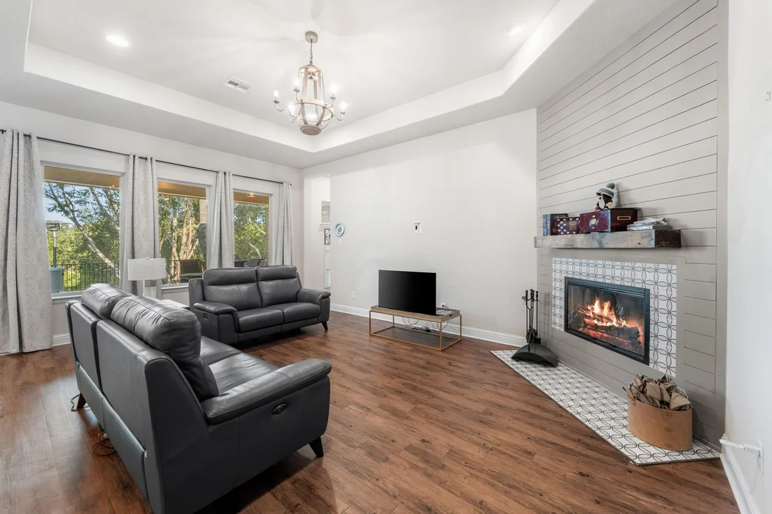 Photo of 140 Lake Rim CIR