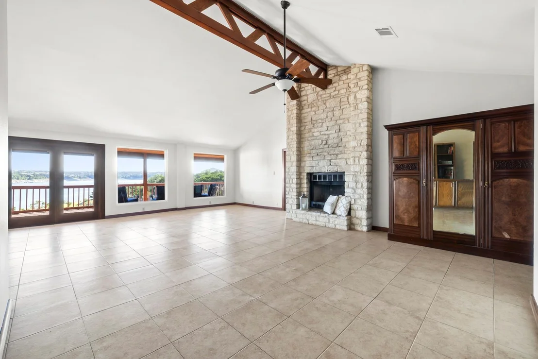 Photo of 18409 Lakepoint CV