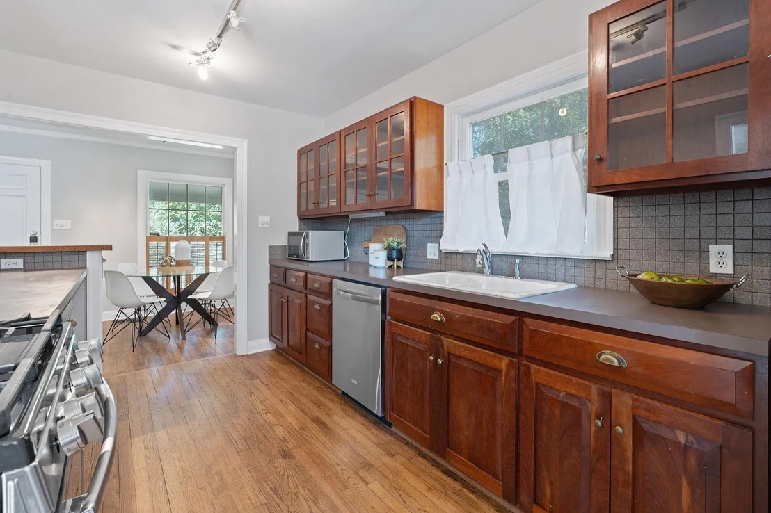 Photo of 2405 Forest Ave