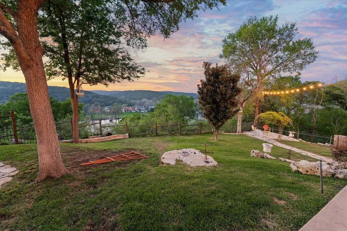 Photo of 2604 Saratoga DR