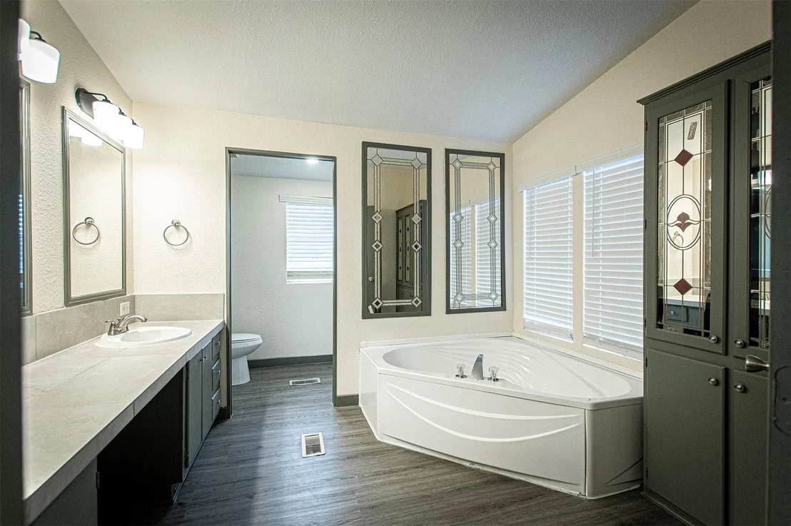 Photo of 241 Comancheria TRL
