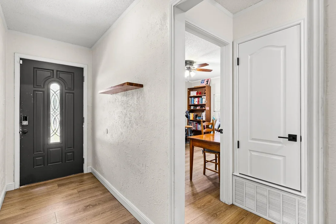 Photo of 1706 Lynx CIR