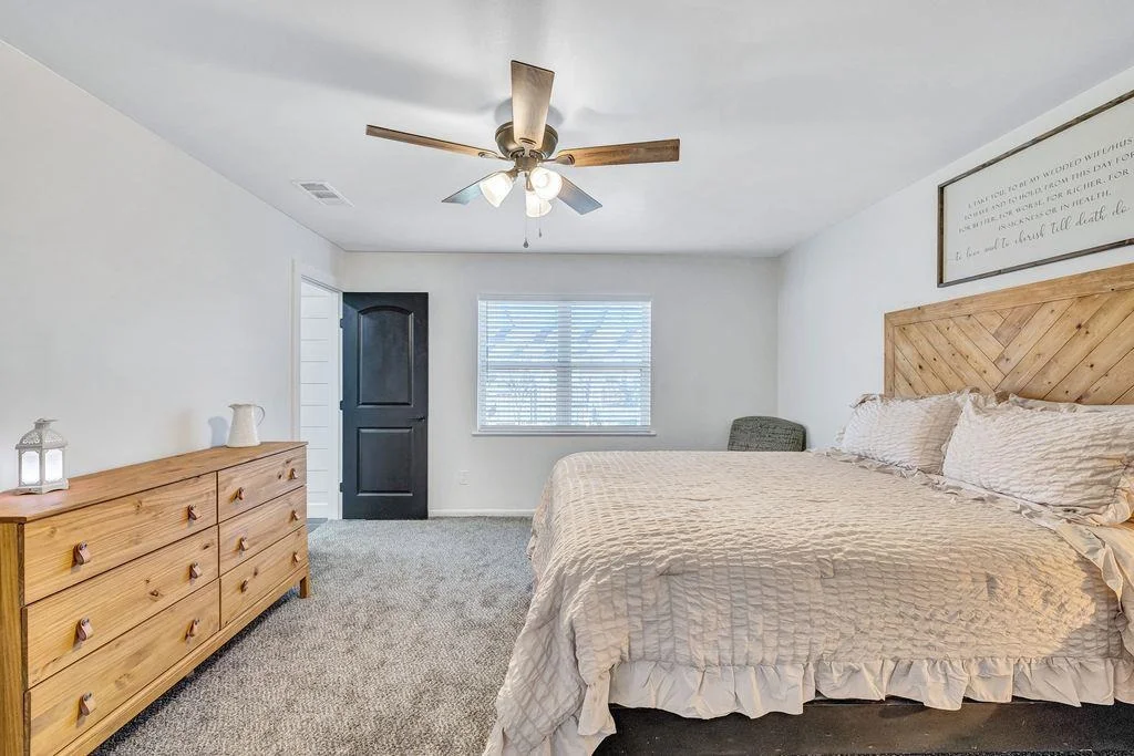 Photo of 309 W Avenue H Ave