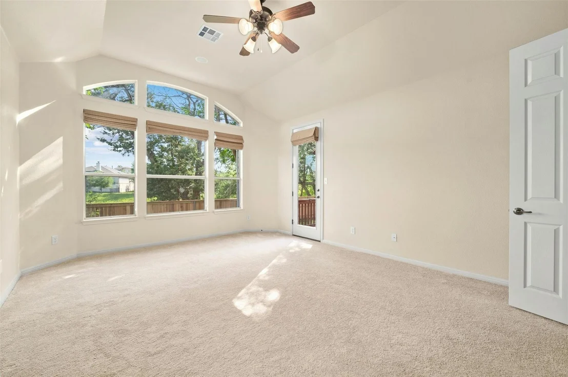 Photo of 240 Bolton DR