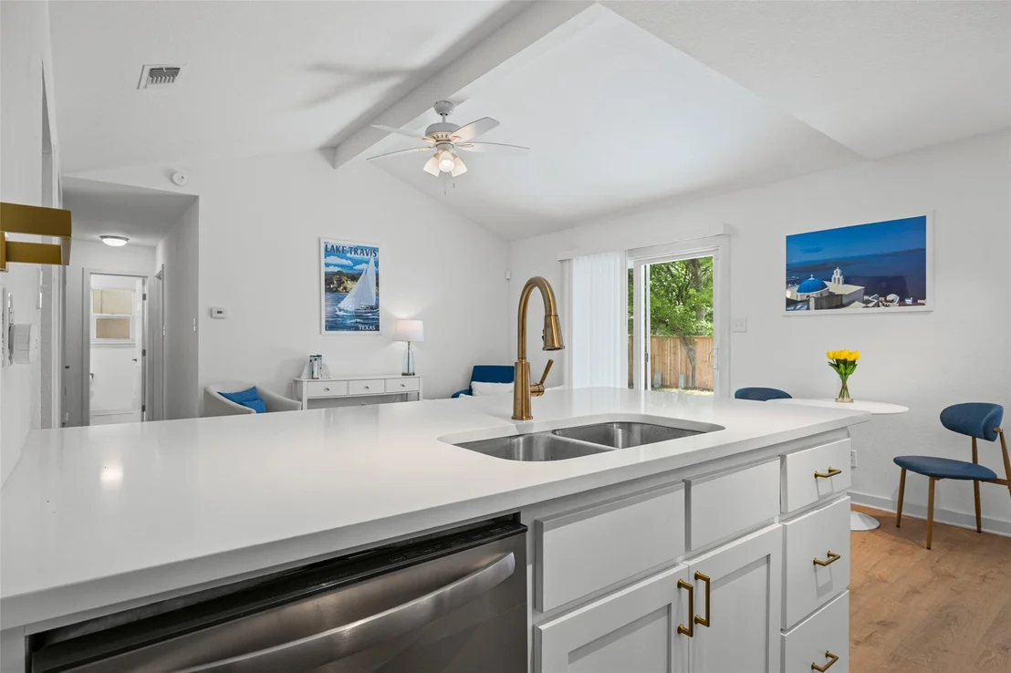 Photo of 5500 Stuart CIR