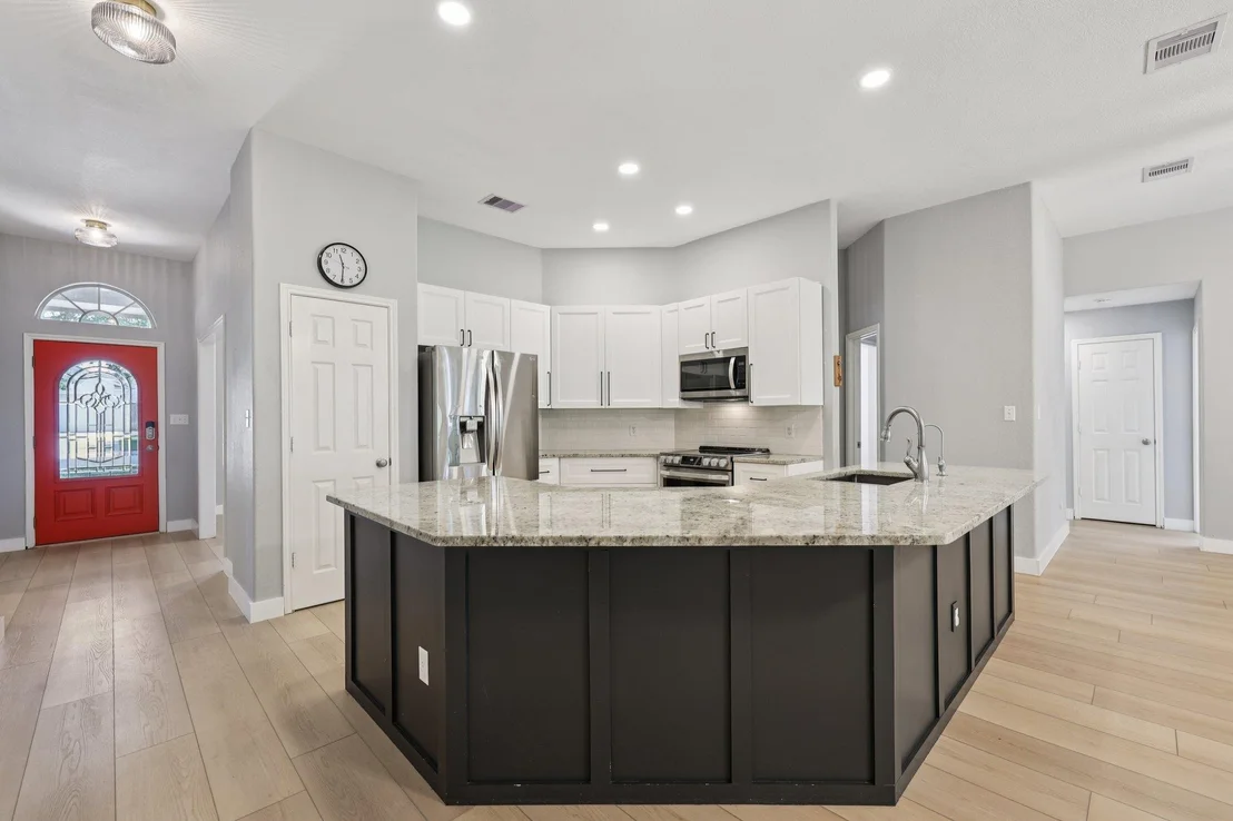 Photo of 653 River Bluff CIR