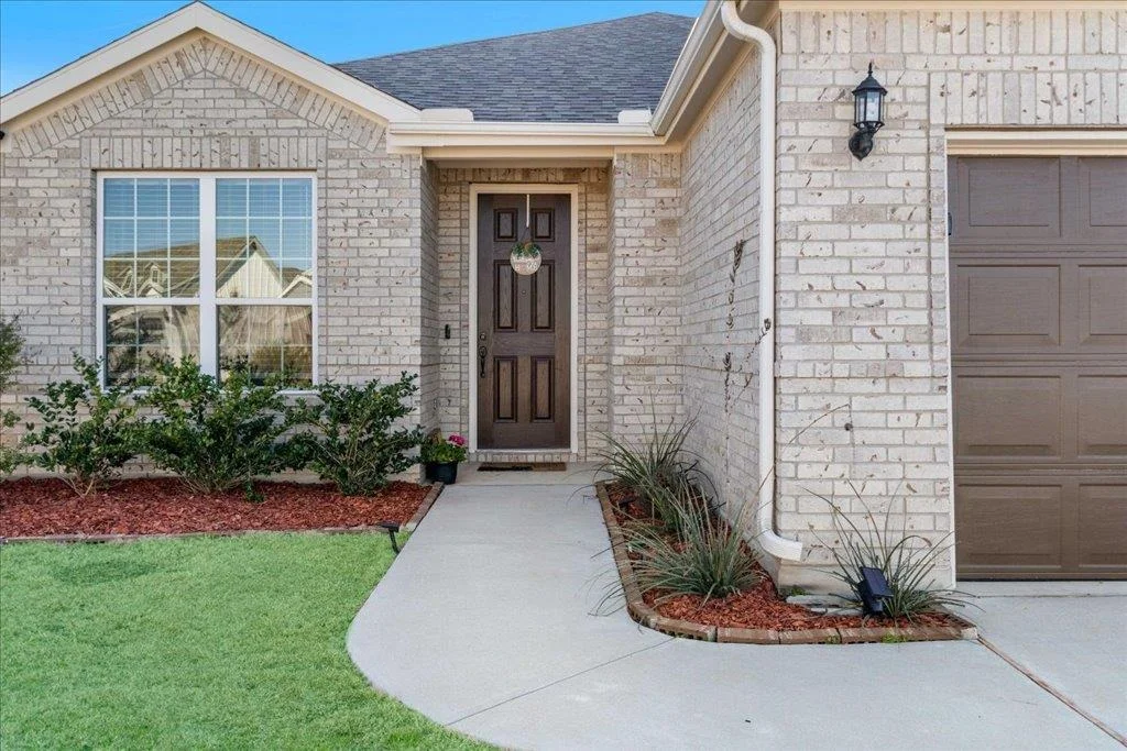 Photo of 185 Slenderleaf DR