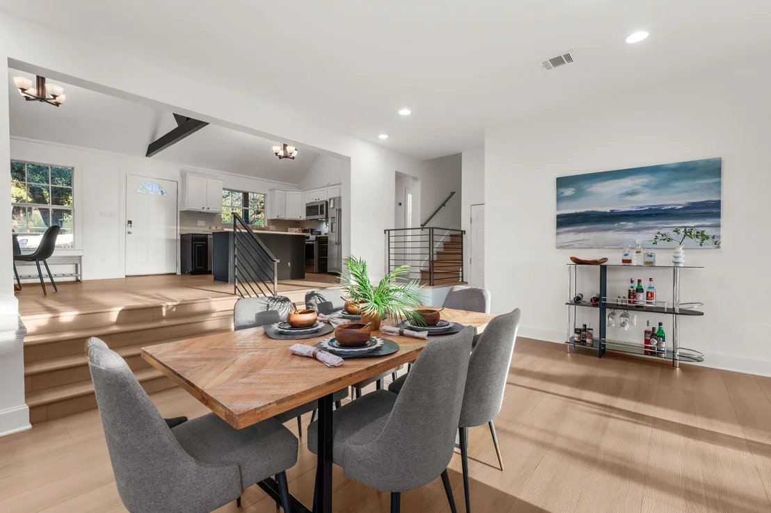 Photo of 8012 Bernard ST