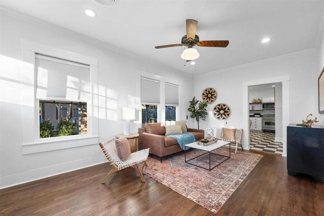 Photo of 3505 West Ave